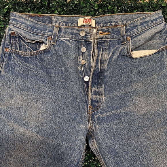 Levi's 501 Straight Leg, Button Fly Denim - Picture 13 of 13
